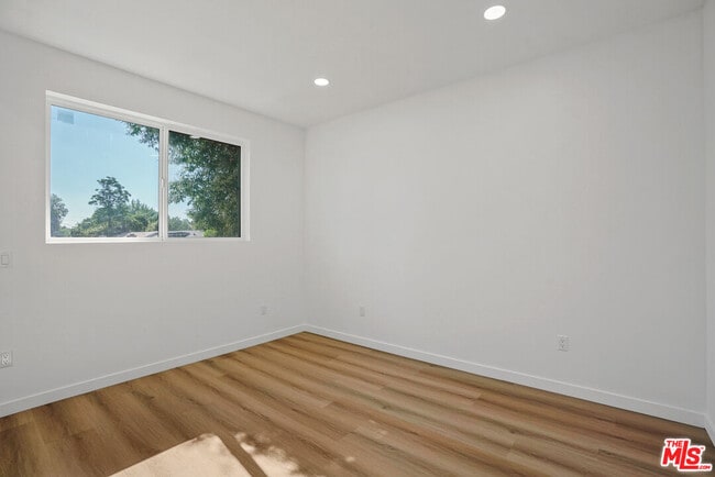 Photo - 5741 Cahill Ave