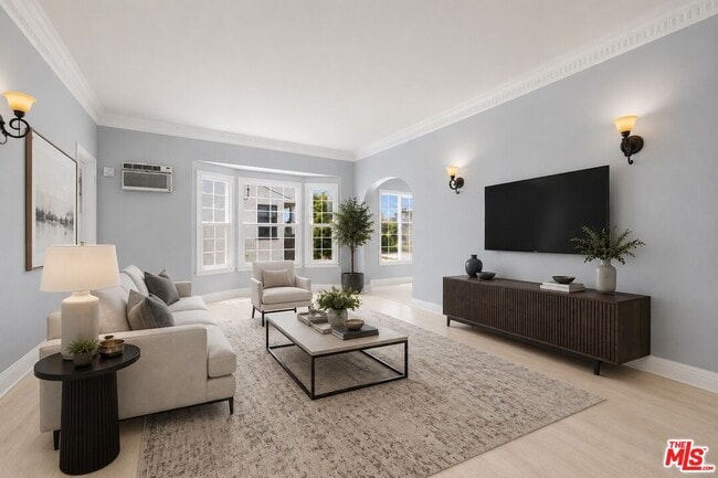 Building Photo - 437 N Genesee Ave Unit 1/2