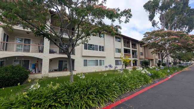 Building Photo - 1 Bedroom 1 bath on San Diego Mission Rd. Unit 211
