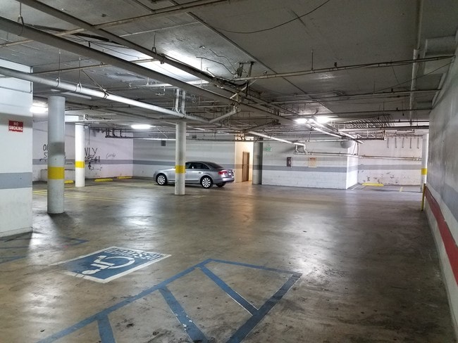 Parking Lot - 1335 N La Brea Ave