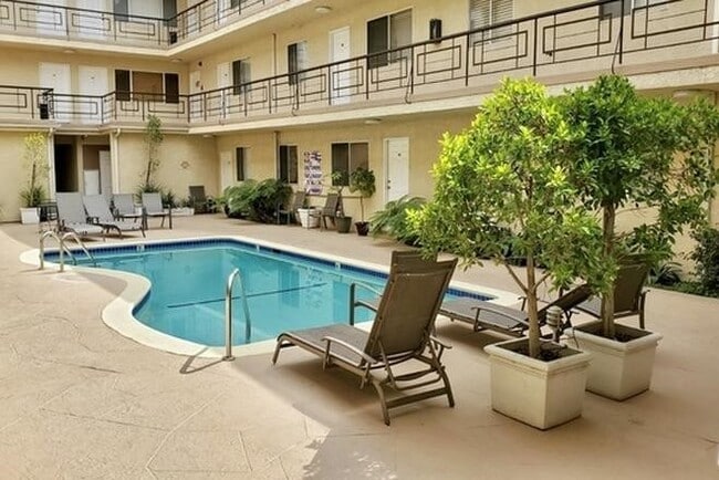 Photo - 4358 Mammoth Ave Unit 5