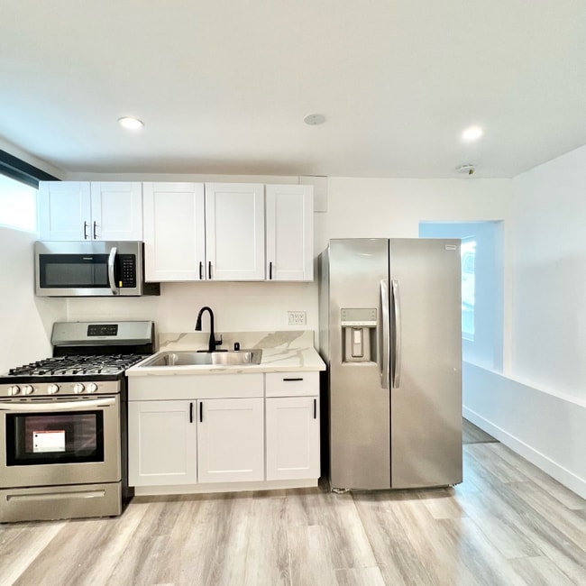 Photo - 701 N Hill Pl Apartment Unit 6