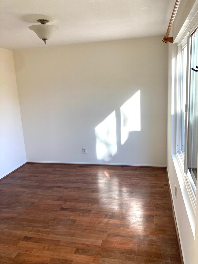 Photo - 568 Mills Way Unit Rental