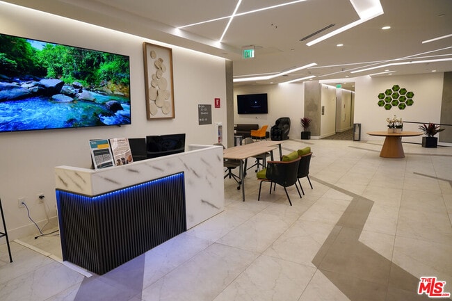 Photo - 414 N Orange St Unit 104