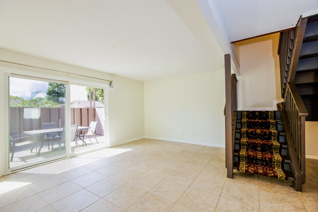 Photo - 4454 Anne Sladon St