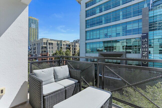 Photo - 525-511 Eleventh Ave Unit 1408