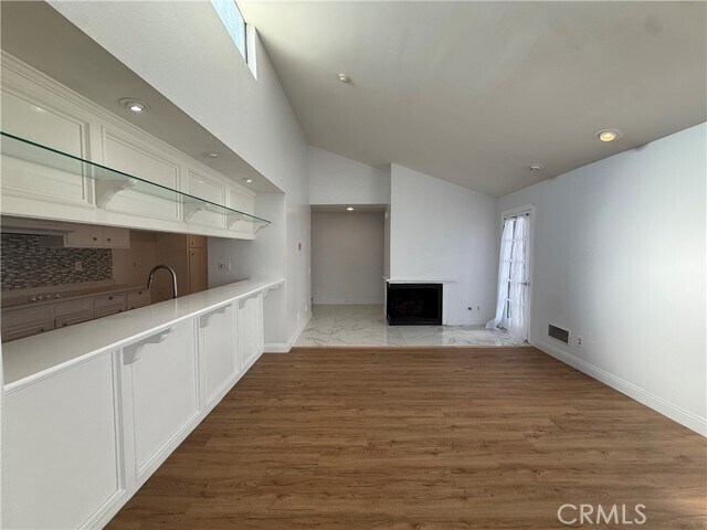 Photo - 575 Esplanade Unit 303