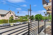 Photo - 571 N Mariposa Ave Townhome