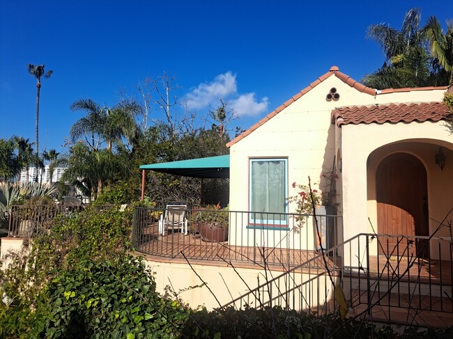 Building Photo - 212 3rd Ave Unit Ocean Breezes Rental