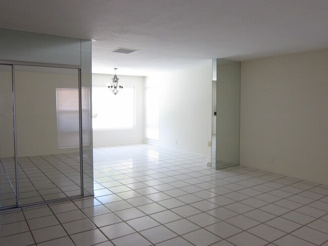 Photo - 39220 Karen St