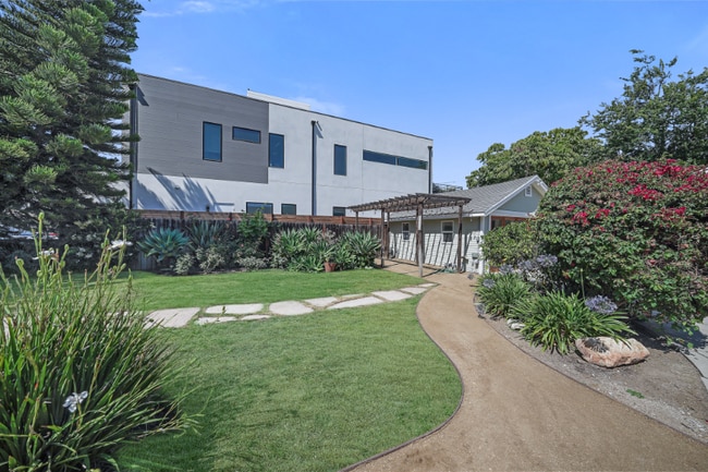 Photo - 3574 Helms Ave