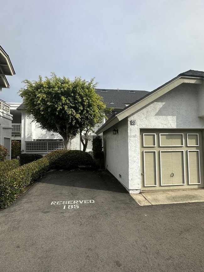 Building Photo - Beautiful 2 bed / 2.5 bath / 1,218 sqft Condo in Solana Beach - Available 01/26 Unit G