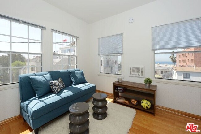 Photo - 26 Breeze Ave Unit 19