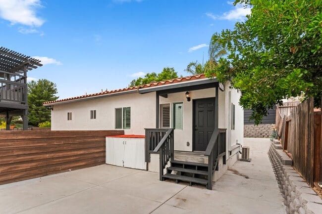 Building Photo - 44735 Johnston Dr Unit 2 - 1