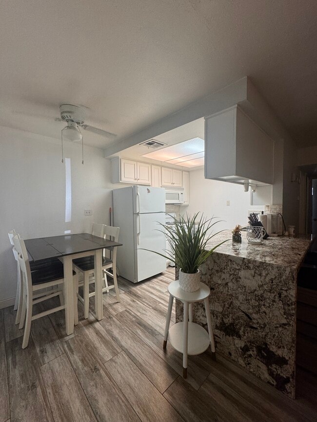 Kitchen/Dining - 82567 Avenue 48 Condo Unit #59