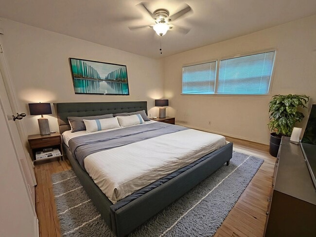 Photo - 1532 S Bundy Dr Unit B