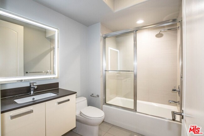 Photo - 1283 Havenhurst Dr Unit 204