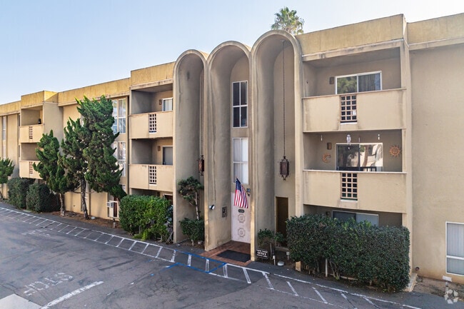 Entrance - Centre Towers Apartments