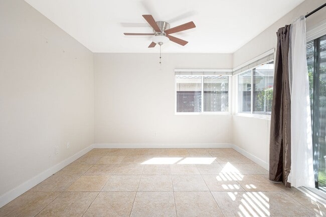 Photo - Gorgeous 2 Bedroom Townhouse in the Heart of Mira Mesa!