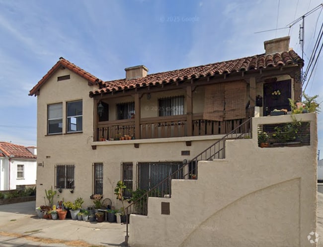 Building Photo - 1120 Amalia Ave Rental