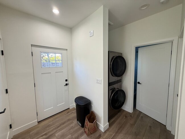 Building Photo - Newly Built in 2025! 4BD/2BA