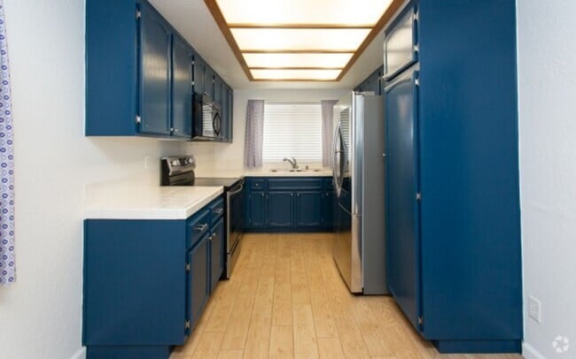 Building Photo - Renovated 3 bedroom 2 bath condo