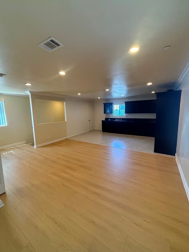Photo - 1685 E 110th St