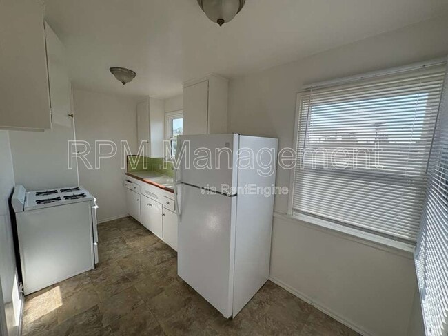 Photo - 124 S Park View St Unit 6