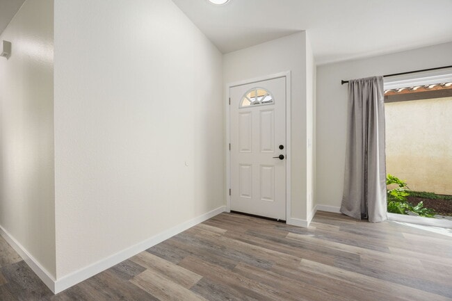 Photo - 243 Flame Tree Pl