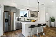 Photo - 10906 Hesby St