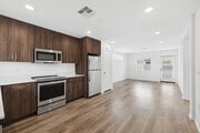 2BR, 1BA - 800SF - Living Room - Maison's Heights
