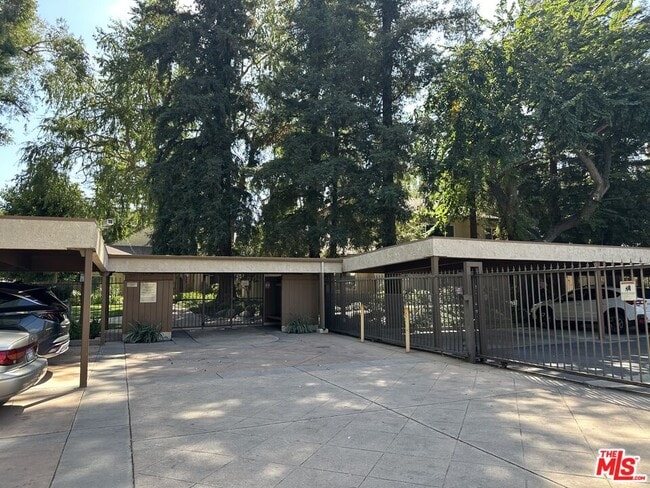 Photo - 22330 Victory Blvd Unit 203