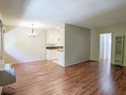 Photo - Oakland Manor