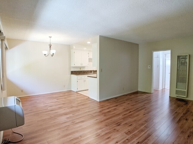 Photo - Oakland Manor