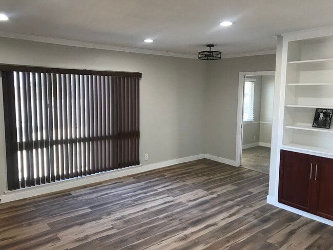 Photo - 1742 W 83rd St Unit 4