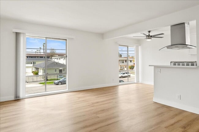 Photo - 110 N Cedar Ave Apartment Unit 02