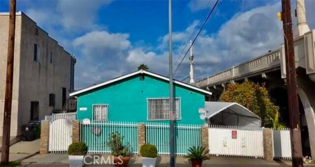 Building Photo - 401 S Lorena St Rental