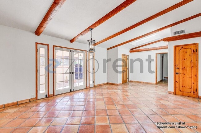 Photo - 24401 Regina St