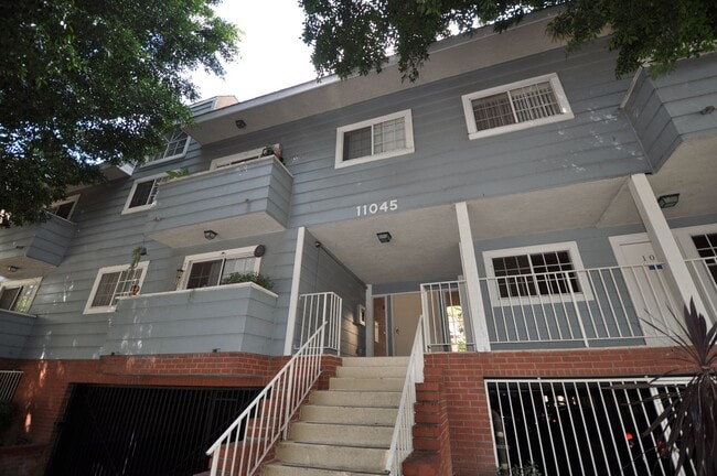 Photo - 11045 La Maida St Apartment Unit 210