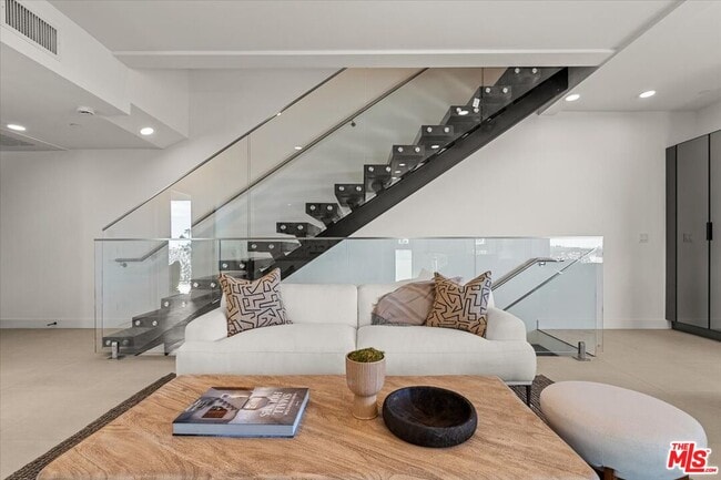 Photo - 1257 N Sweetzer Ave Unit 403