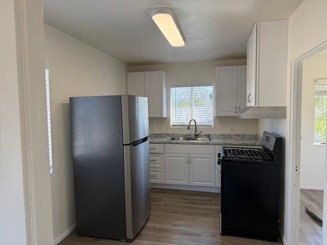 Photo - 826 E E St Unit A