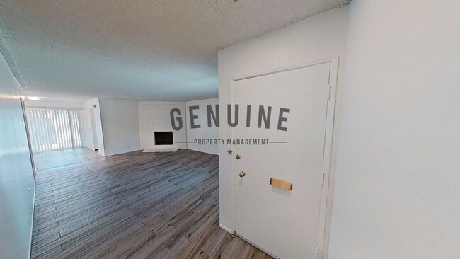 Photo - 1107 W Memory Ln