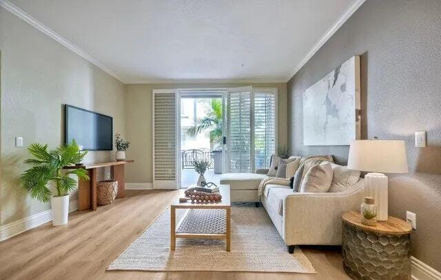 Building Photo - 9253 Regents Rd Unit 69