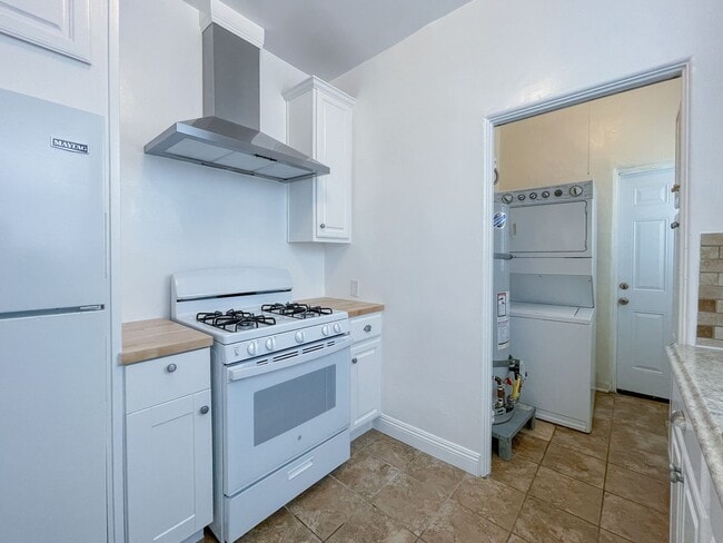 Photo - beautiful 2bd 2ba near Melrose Place