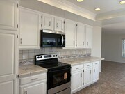 Photo - Spacious 5 bedroom 2 1/2 bathroom Westpark... House