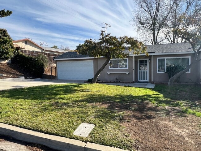 Building Photo - Thousand Oaks Living