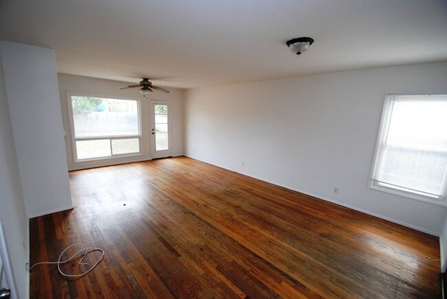 Photo - **COMING UP IN FEBRUARY** 3BR/1BA LAKEWOOD HOME NEAR MALL $3600.00
