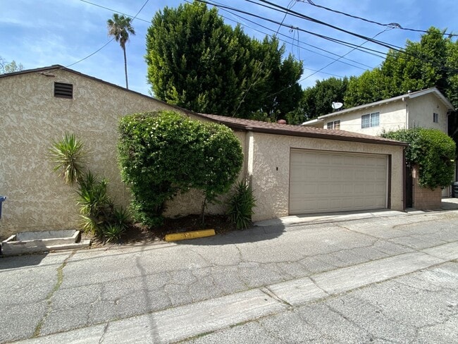 Photo - 12921 Landale St