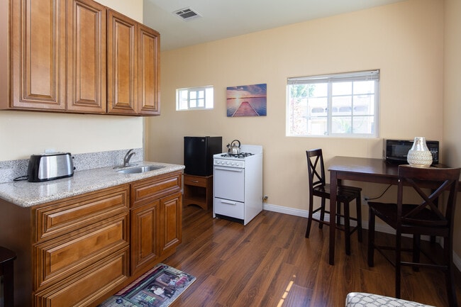 Photo - 2721 W 82nd Pl Unit Y