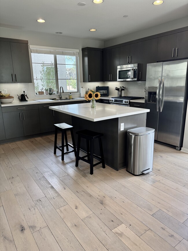 Photo - 5256 Pacific Ter